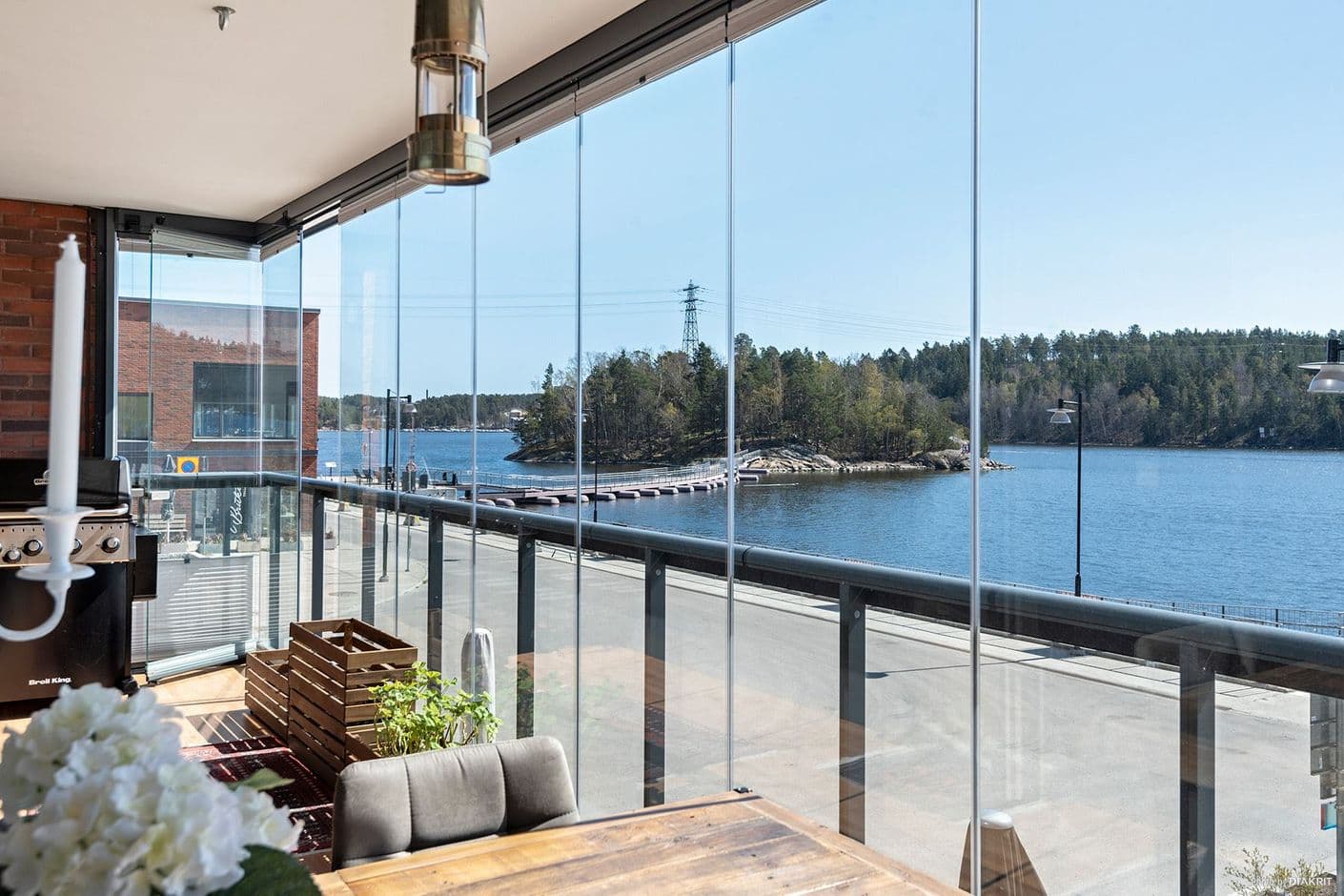 Tollare kaj 12 Tollare kaj 12